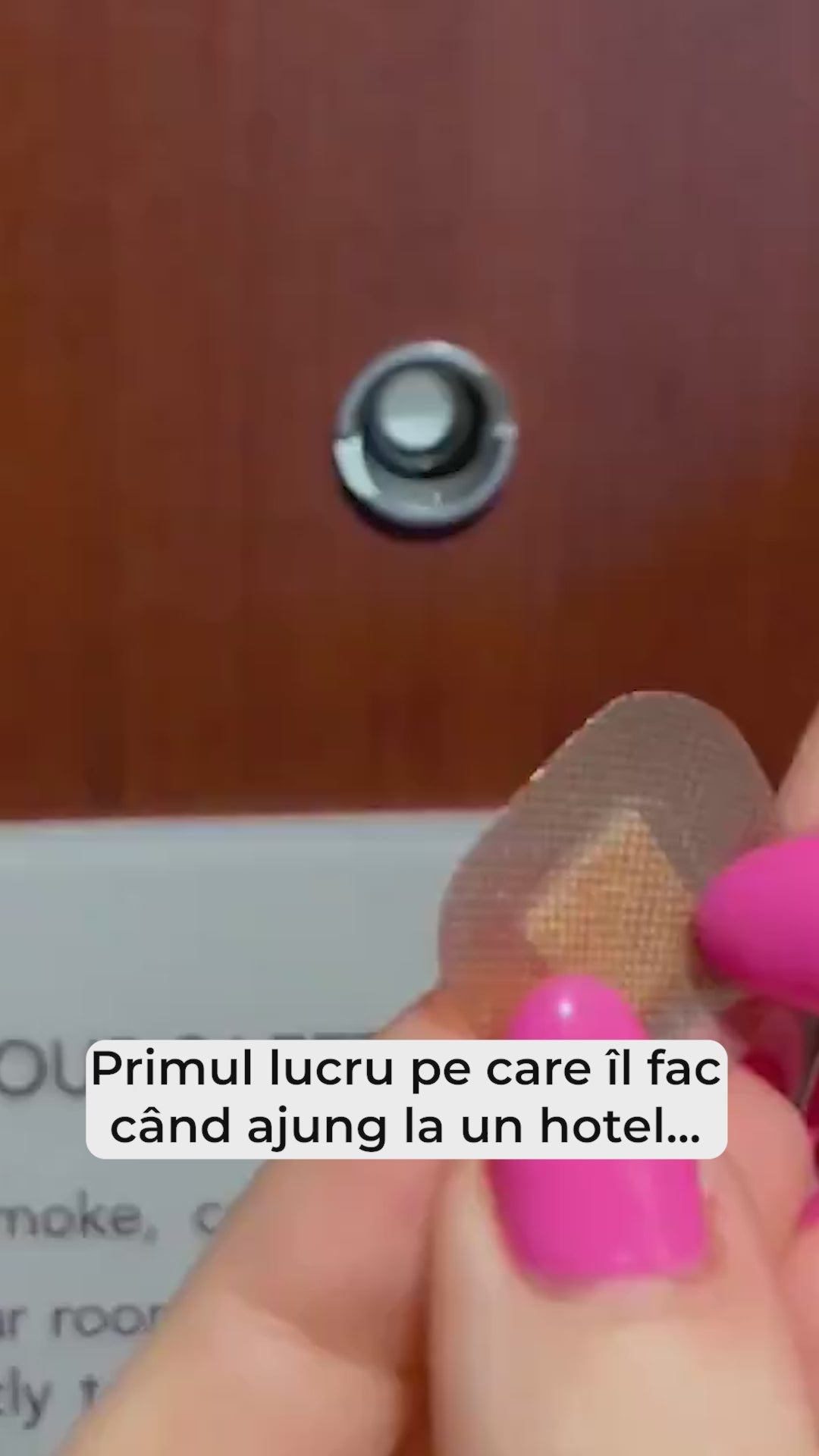 Încarcă video: Detector dispozitive spionaj K18, camere ascunse, microfoane, localizatoare GPS, detectie RF 1MHz–6.5GHz, autonomie mare, sensibilitate reglabila, LED rosu, protectie intimitate